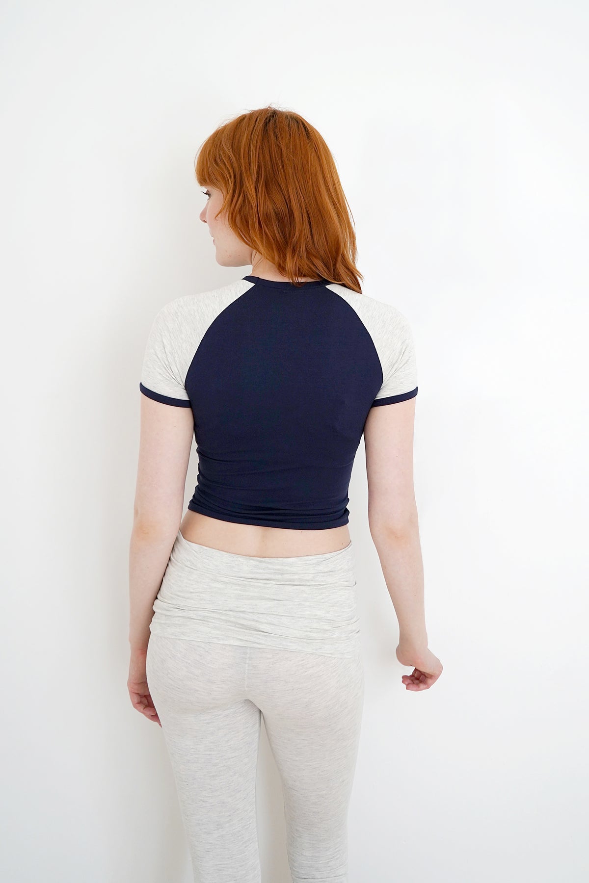 Navy set on the smaller model — Size: XS, S, M, L